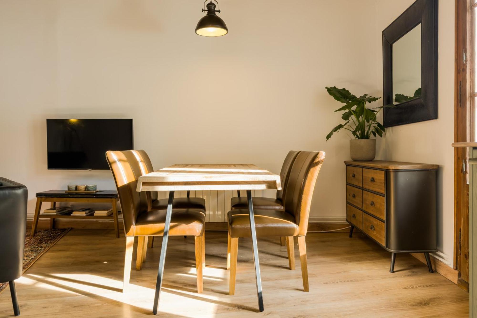 Magalhaes - Trad Flat In Poble Sec, Near Ramblas Barcelona Bagian luar foto