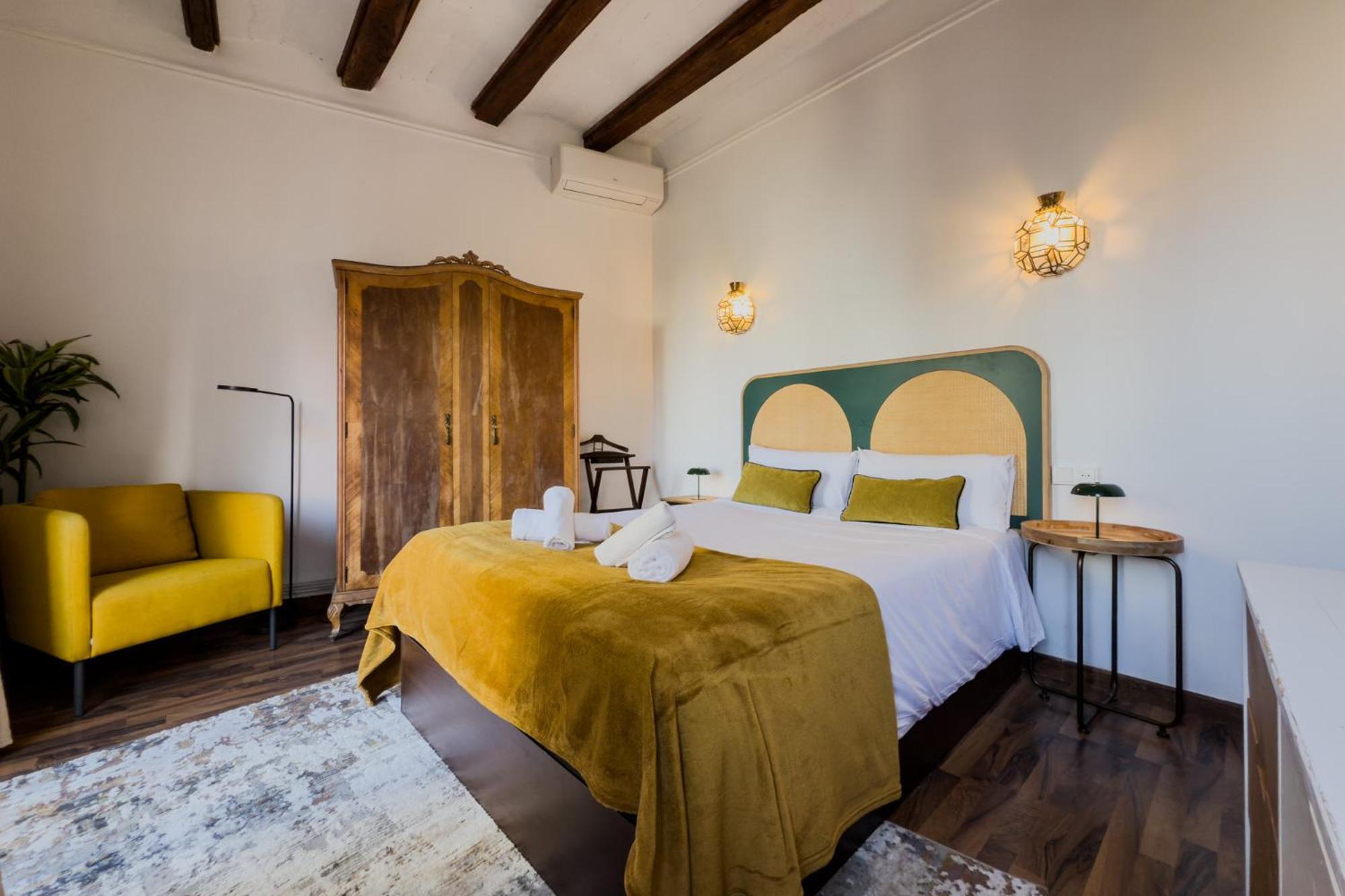 Magalhaes - Trad Flat In Poble Sec, Near Ramblas Barcelona Bagian luar foto